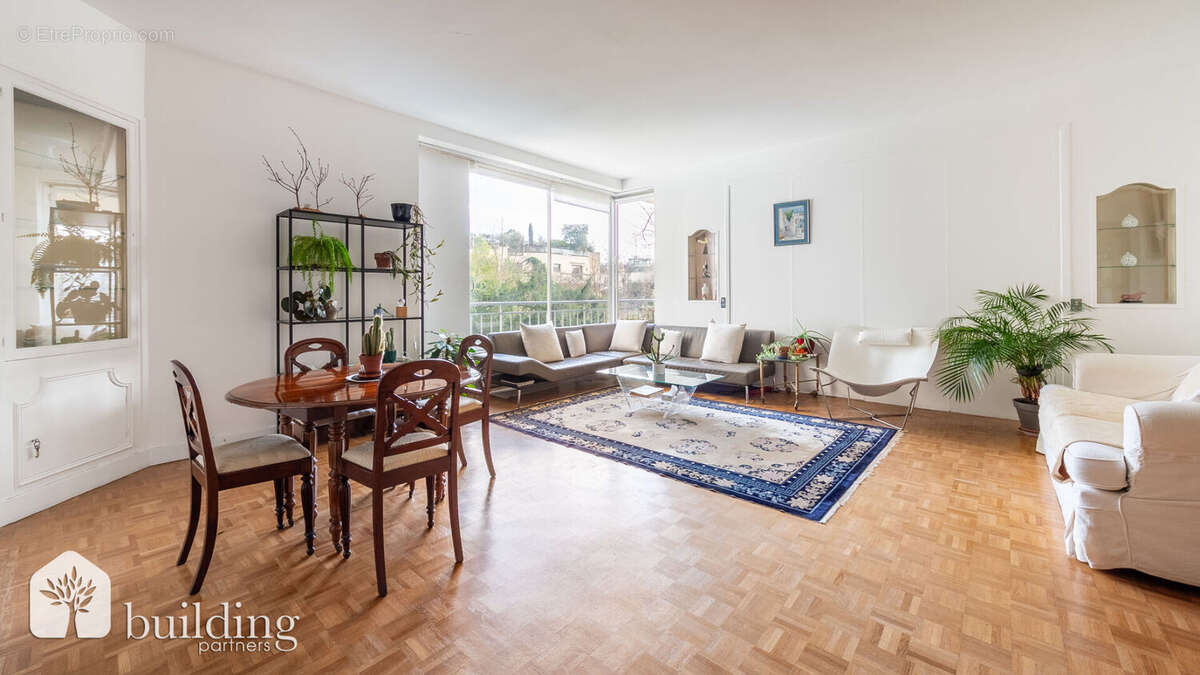 Appartement à NEUILLY-SUR-SEINE