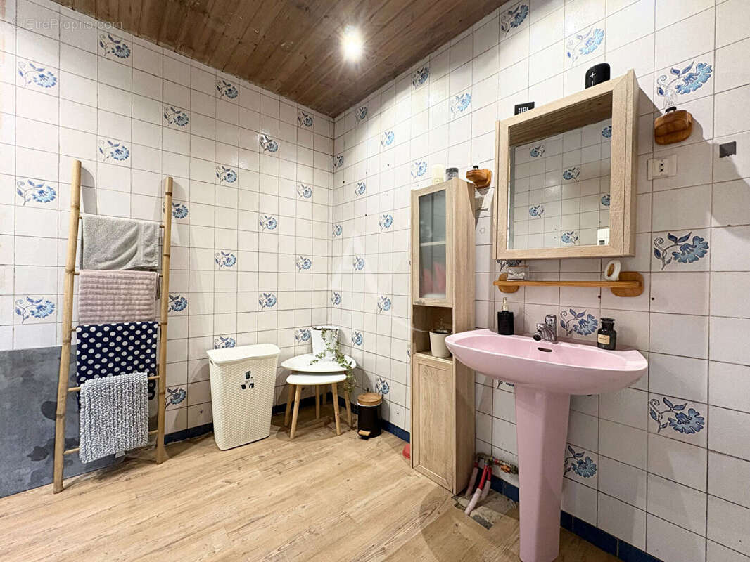 Maison 6 pièces - 4 chambres  - NALLIERS - photo 6