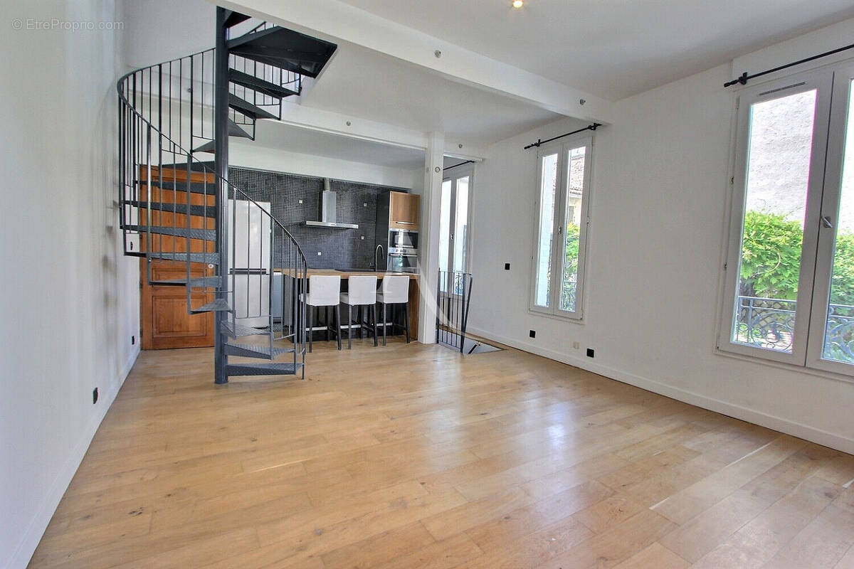 Maison à ASNIERES-SUR-SEINE