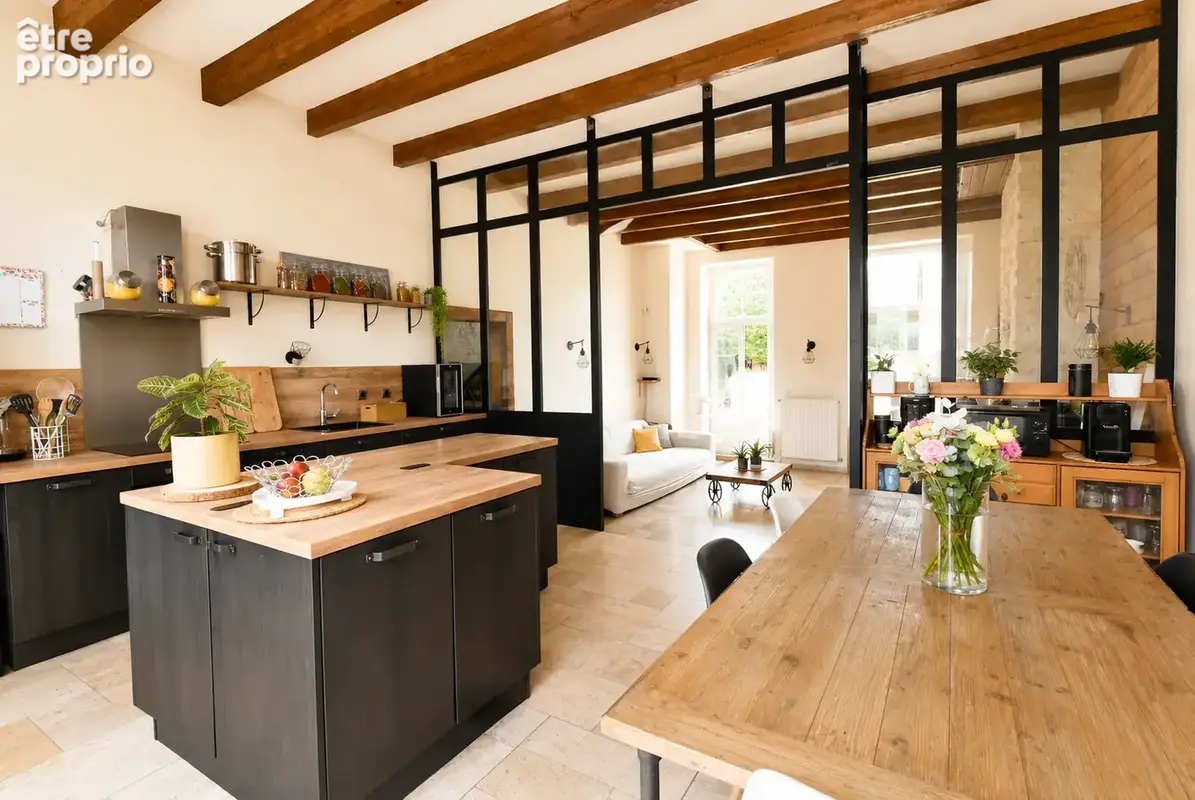 Maison avec terrasse et jardin. - photo 3