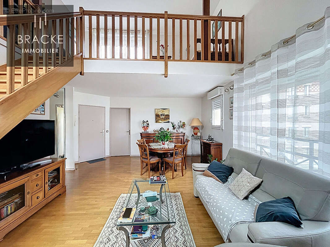 Appartement à COURBEVOIE
