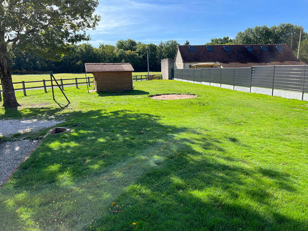 Maison à CHEVILLON-SUR-HUILLARD