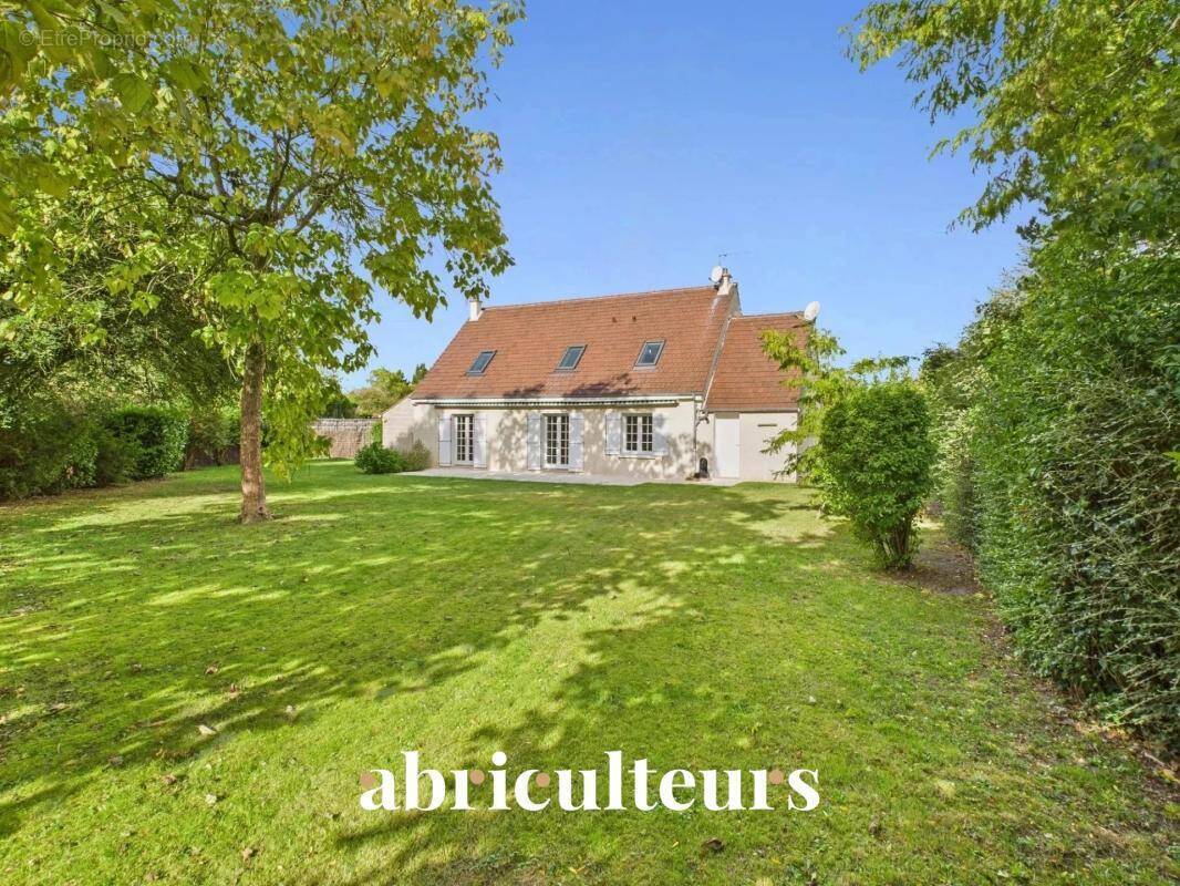 Maison à AVILLY-SAINT-LEONARD