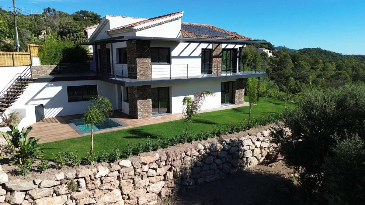 Maison à LES ADRETS-DE-L'ESTEREL