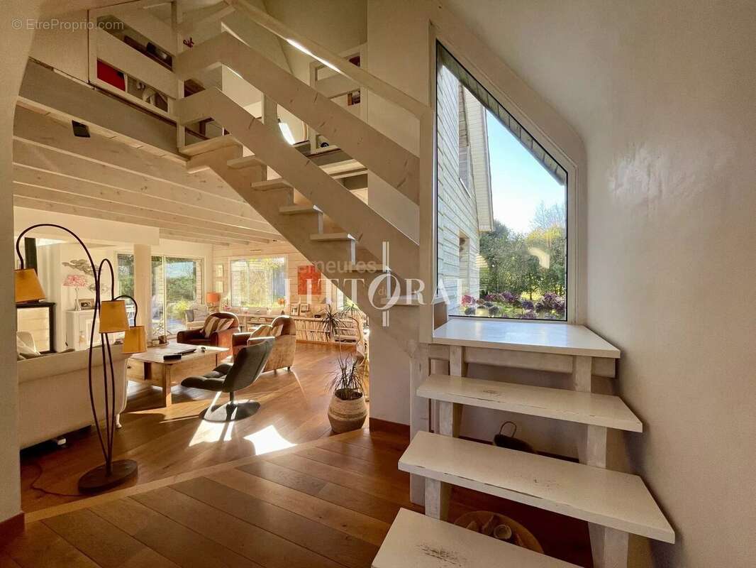 À Louannec, une maison de caractère entre mer et douceur de vivre - photo 10