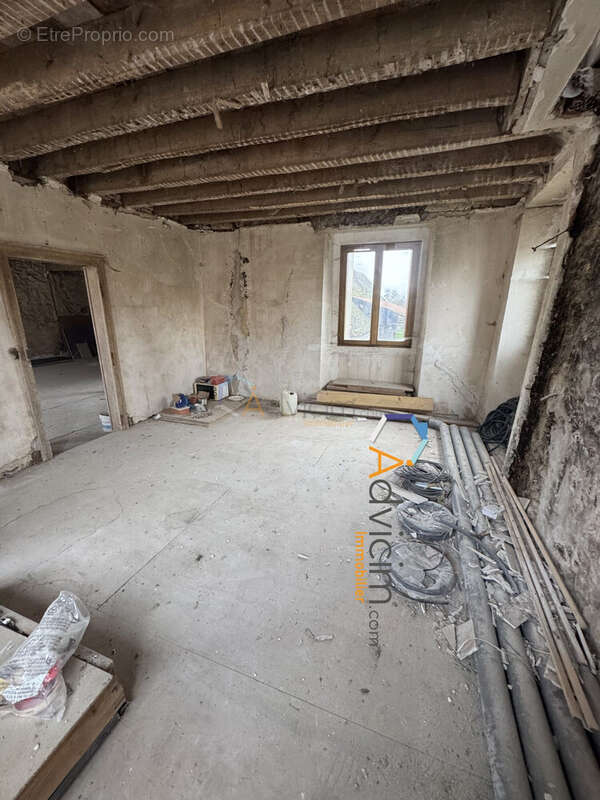 Maison à COURGIVAUX