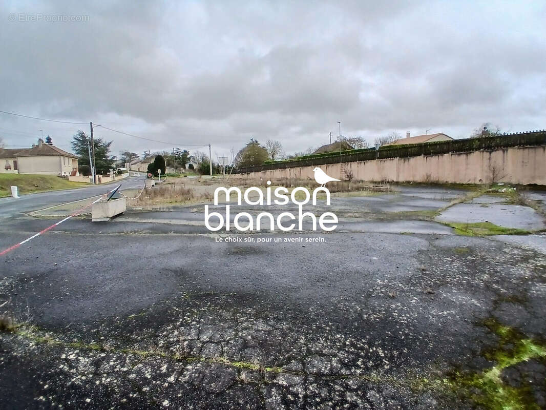 Commerce à AIRVAULT