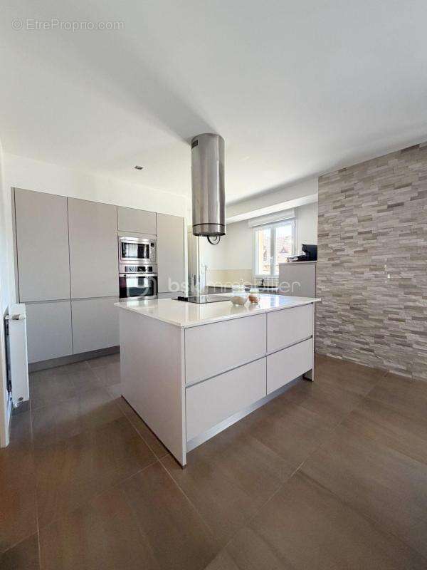 Maison à SAINTRY-SUR-SEINE