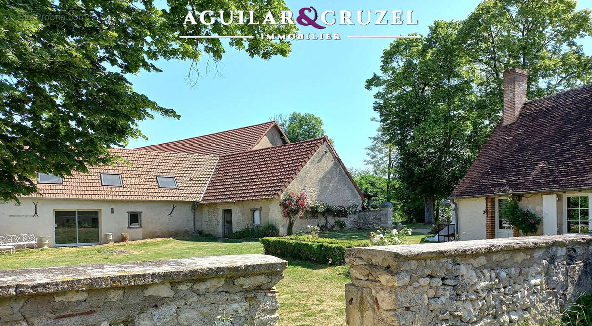 Maison à SAINTE-THORETTE