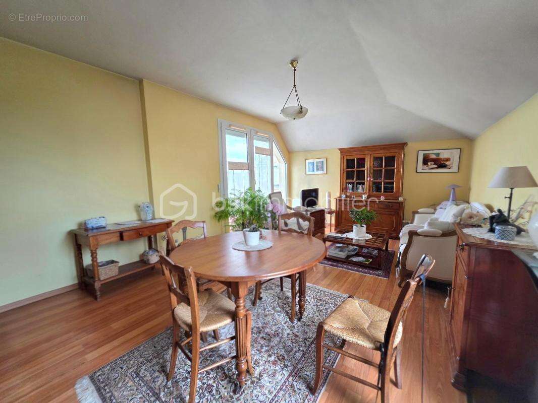 Appartement à LIVRY-GARGAN