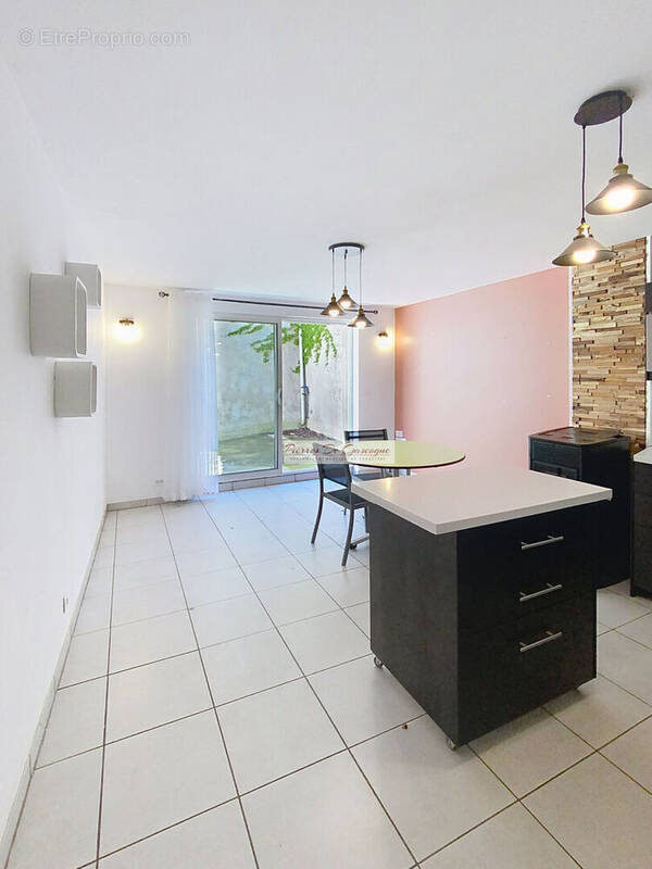 PIÈCE DE VIE - Maison à FLEURANCE