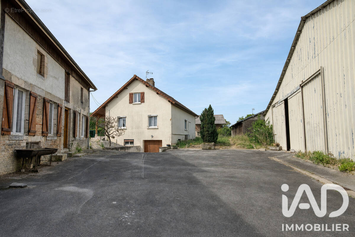 Photo 1 - Maison à SOMME-SUIPPE