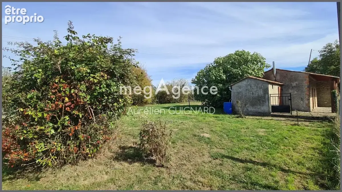 3 chambres, 1 dépendance offant un bel espace en pelouse avec une mare - photo 17