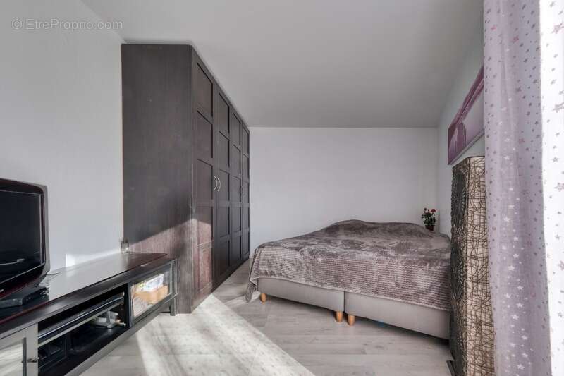 Appartement à LES CLAYES-SOUS-BOIS