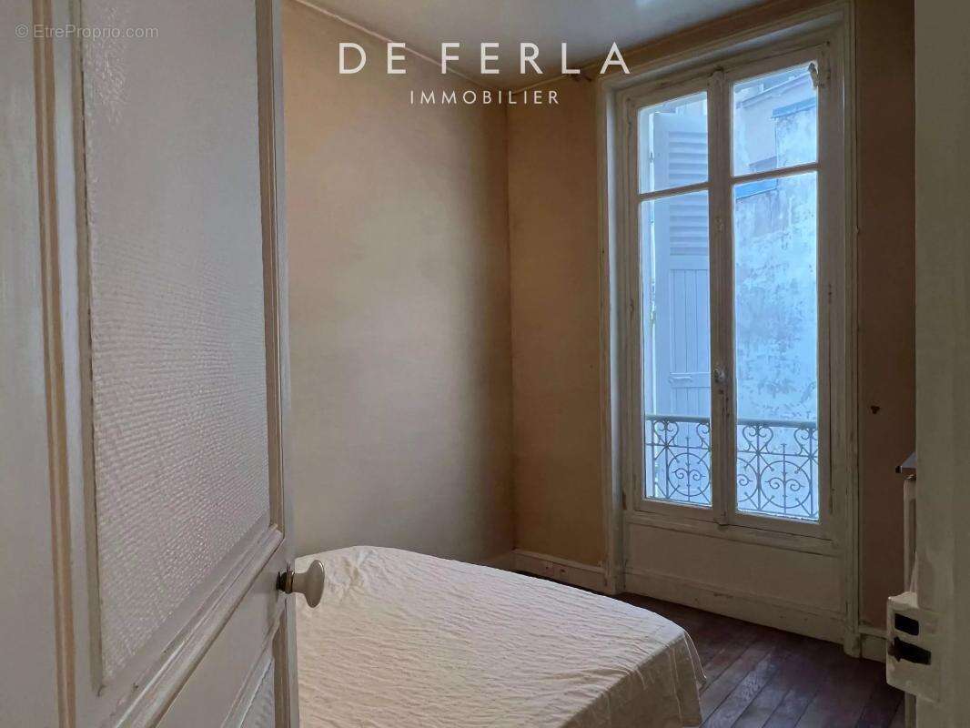 Appartement à PARIS-7E