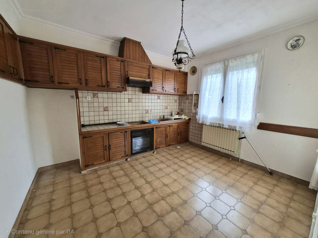 Maison à SAINT-PRIVAT-DES-VIEUX