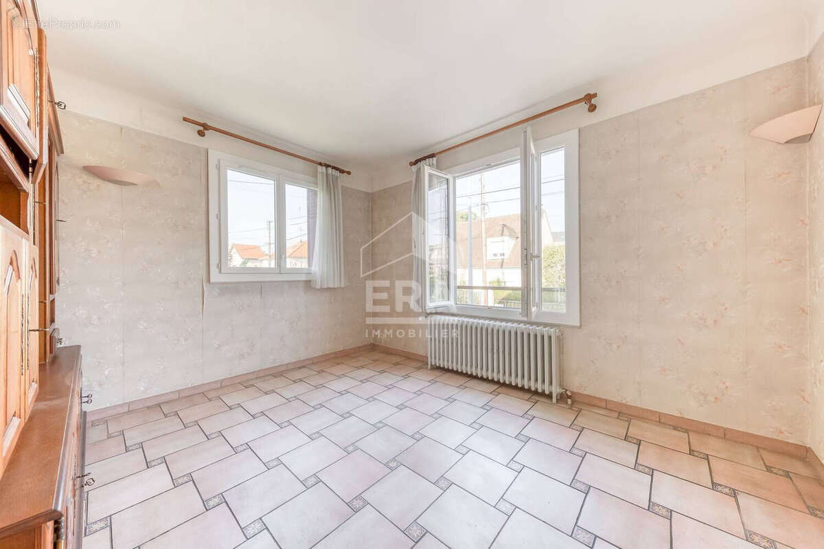 Maison à PONTAULT-COMBAULT