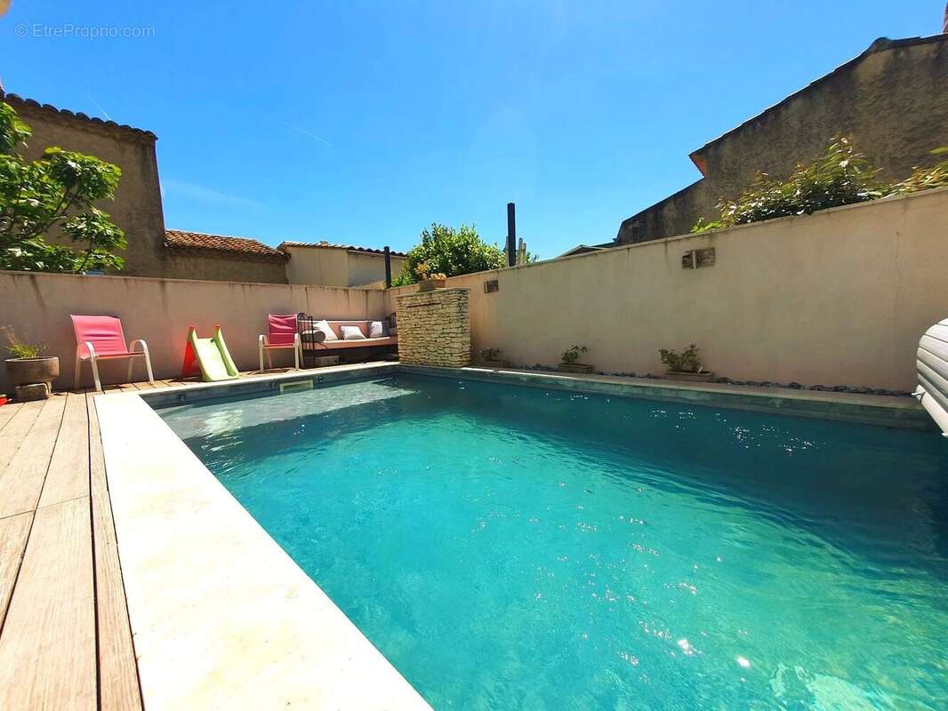 Maison à L'ISLE-SUR-LA-SORGUE