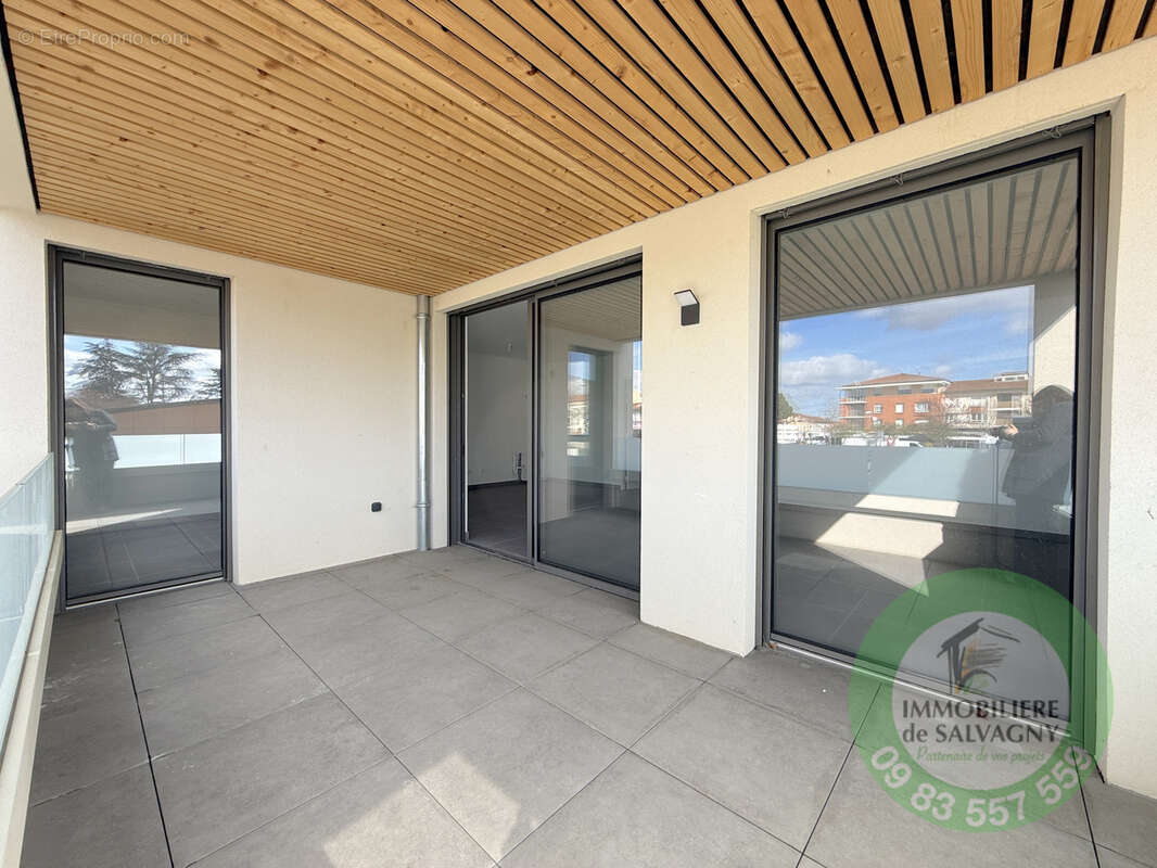 Appartement à LA TOUR-DE-SALVAGNY