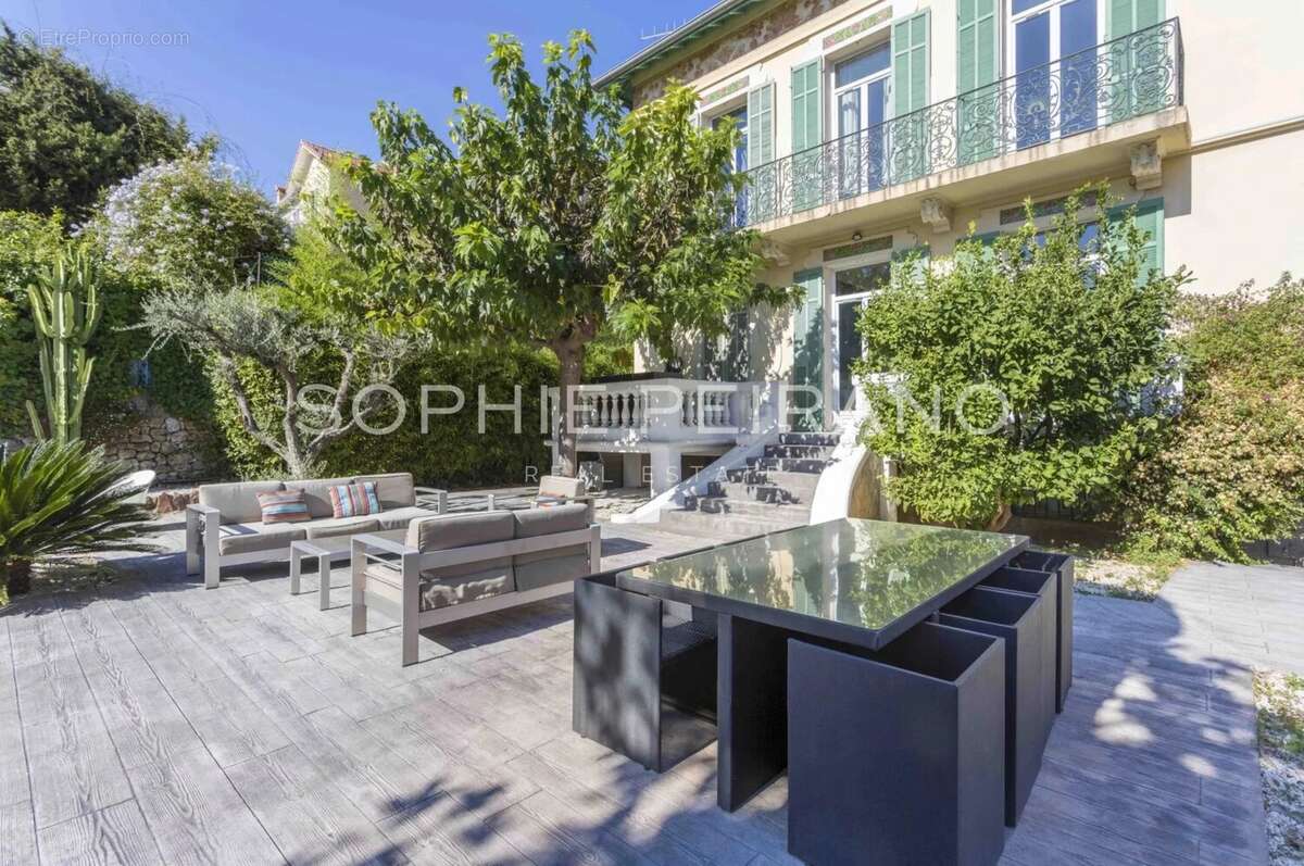 Cannes centre - villa belle époque avec piscine - photo 10