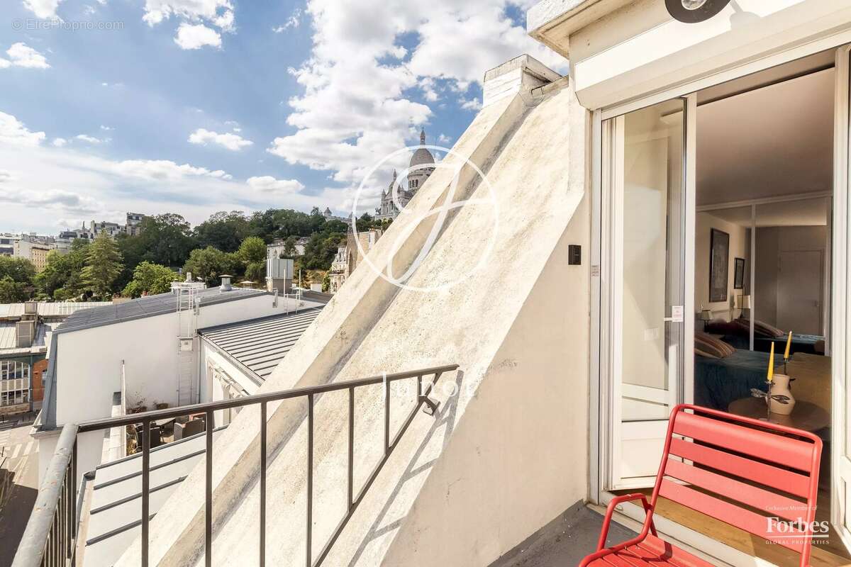 Paris 18e - MONTMARTRE / JARDINS DU SACRÉ-CŒUR -  Grand 2 pièces - 58,09m² Carrez - 60,25m² au sol - Terrasses - Vues dégagées - photo 15