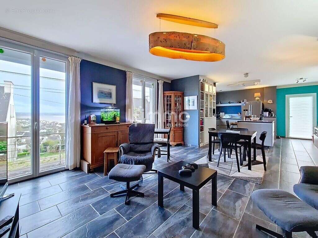 Maison, 6 pièces de 170 m² à Saint-Nic 29550 - photo 2