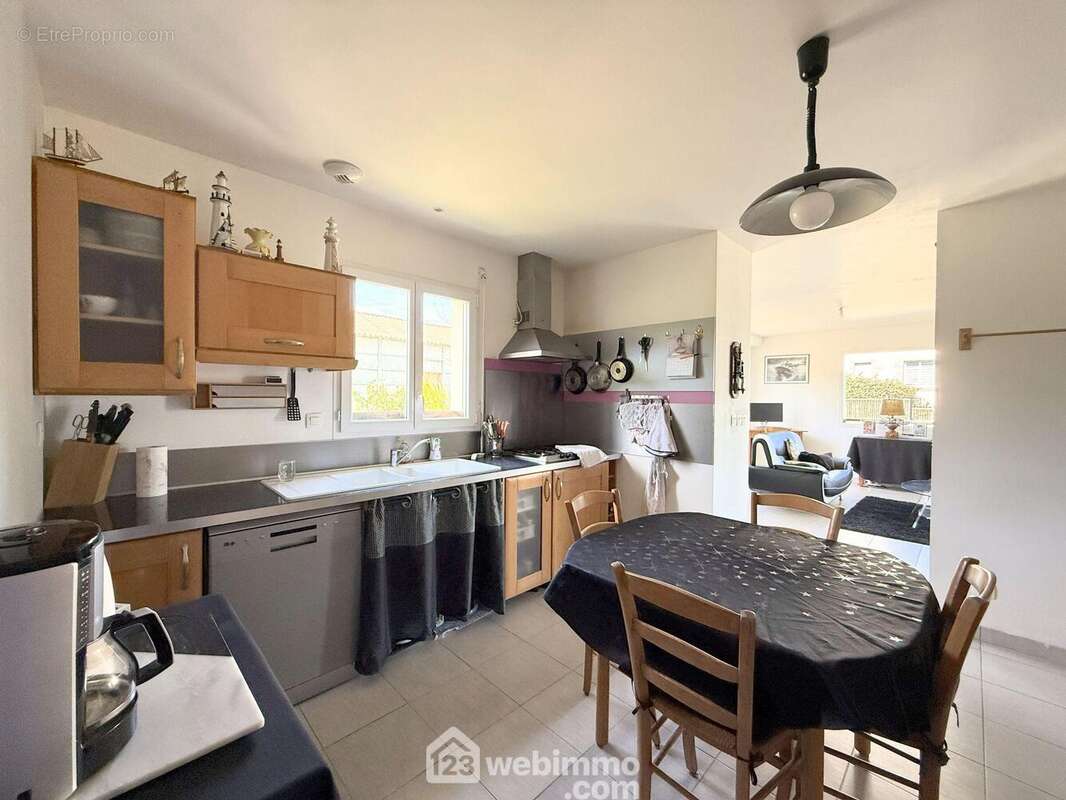 Maison 151 m² à Tredrez-Locquemeau  - photo 9