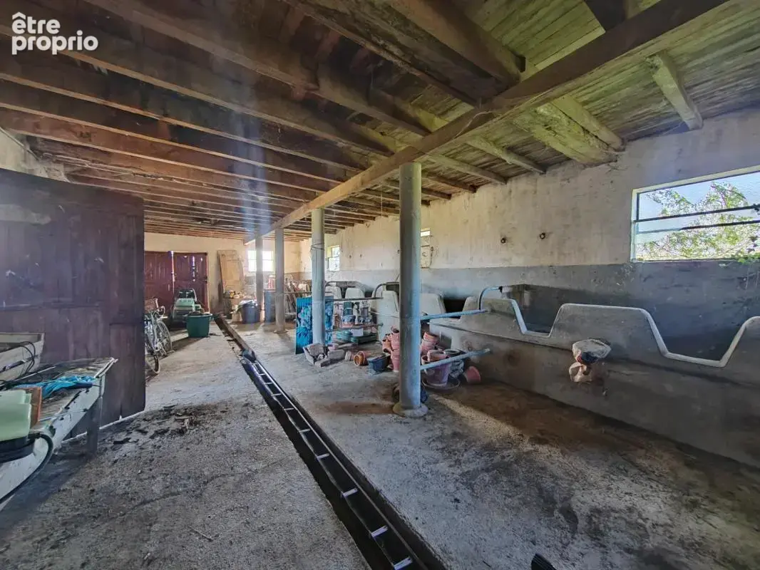 Située à MIRAMONT LATOUR, maison à rénover avec vue panoramique - photo 4