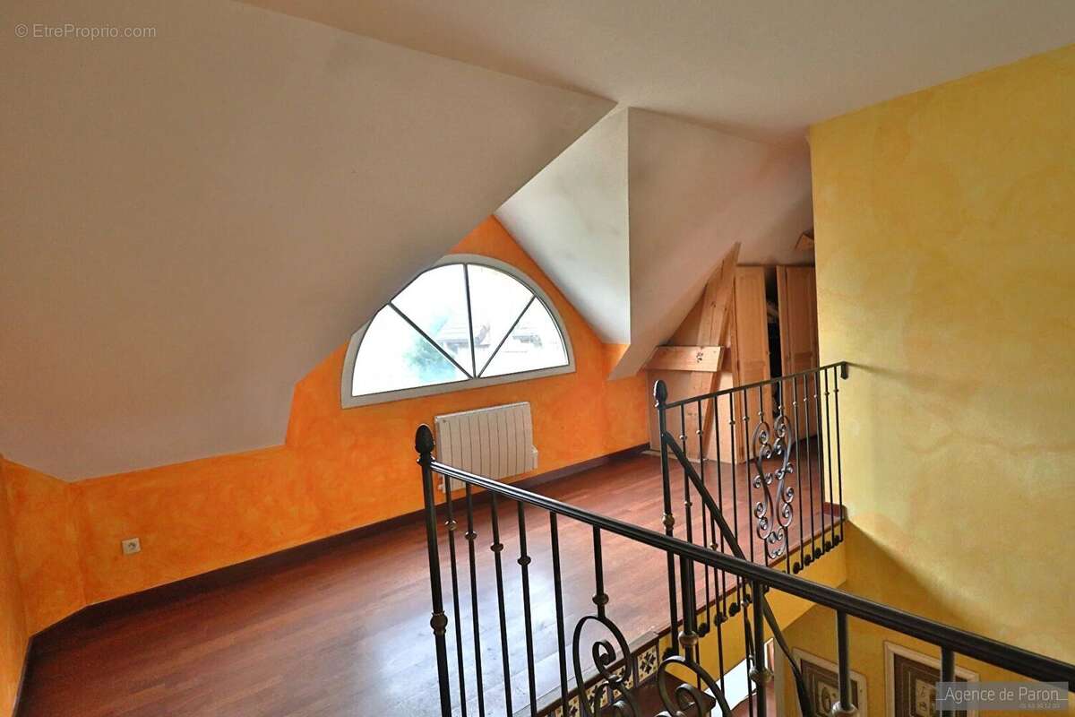 Maison à VERRIERES-LE-BUISSON