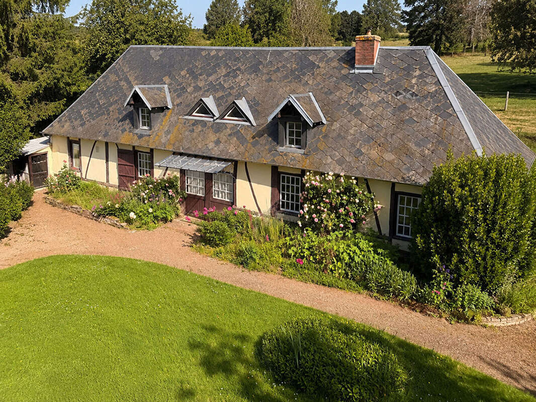 Maison à MORGNY-LA-POMMERAYE