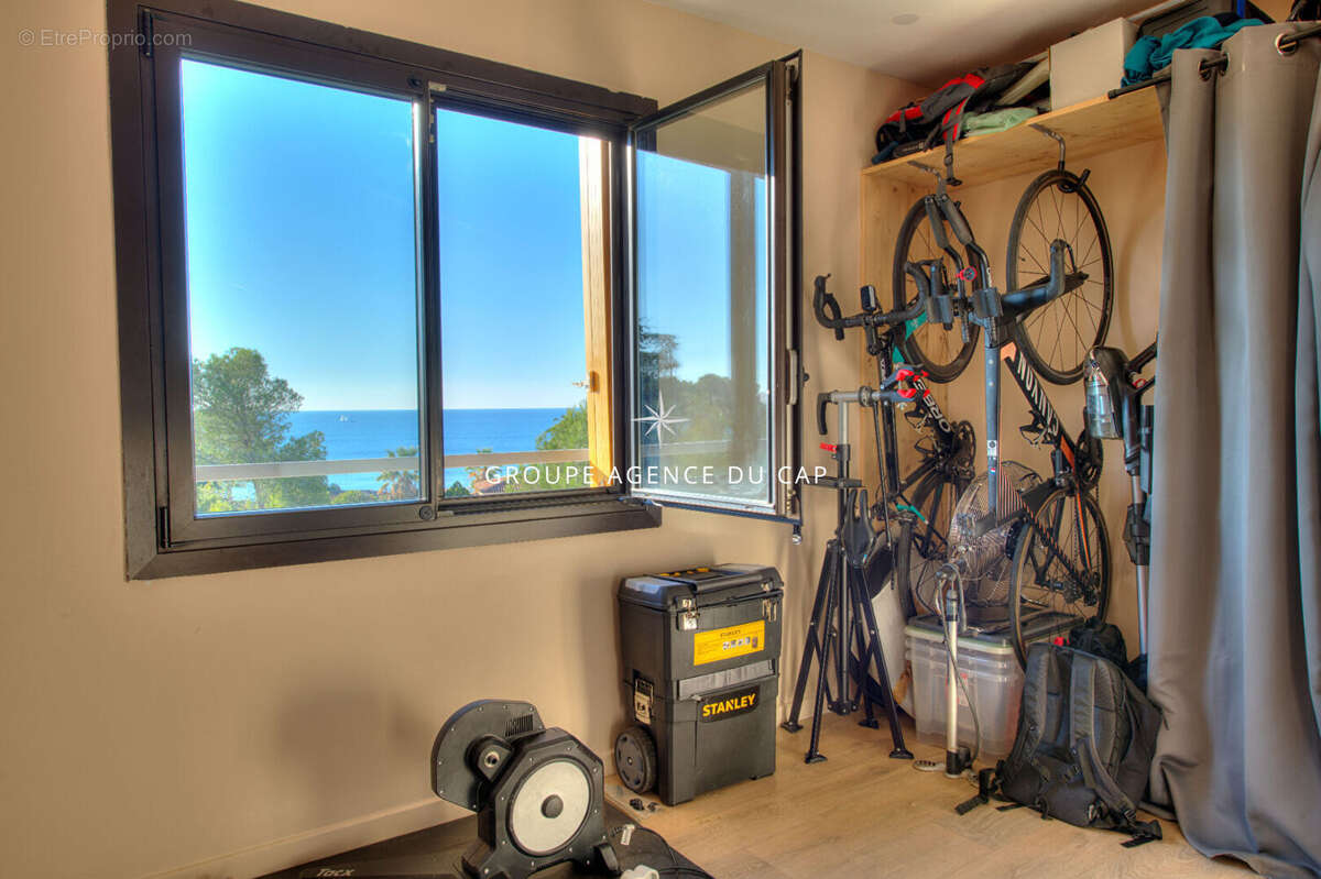 Appartement vue mer Saint Raphael 3 pièce(s) 65 m2 - photo 5