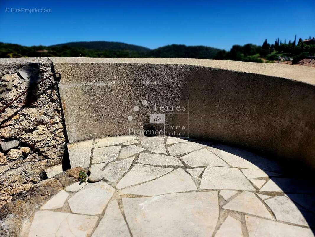 Appartement à TOURTOUR
