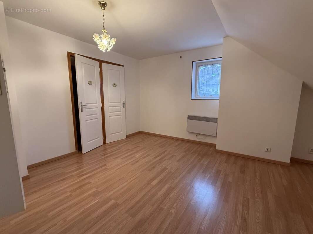 Maison à VILLENEUVE-L'ARCHEVEQUE