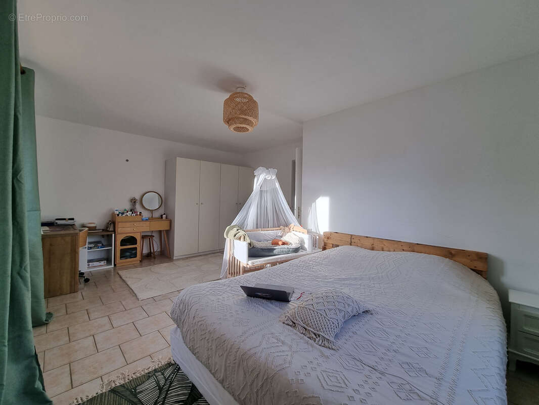 Maison à REGUSSE