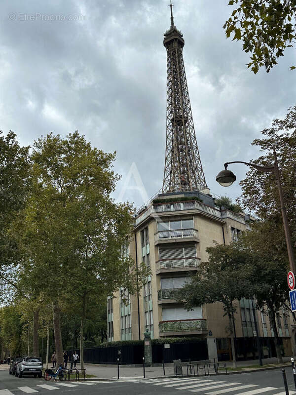 Parking à PARIS-7E