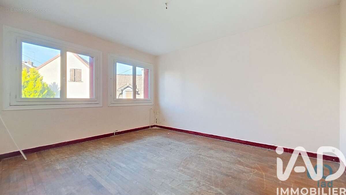 Photo 2 - Maison à ROMILLY-SUR-SEINE