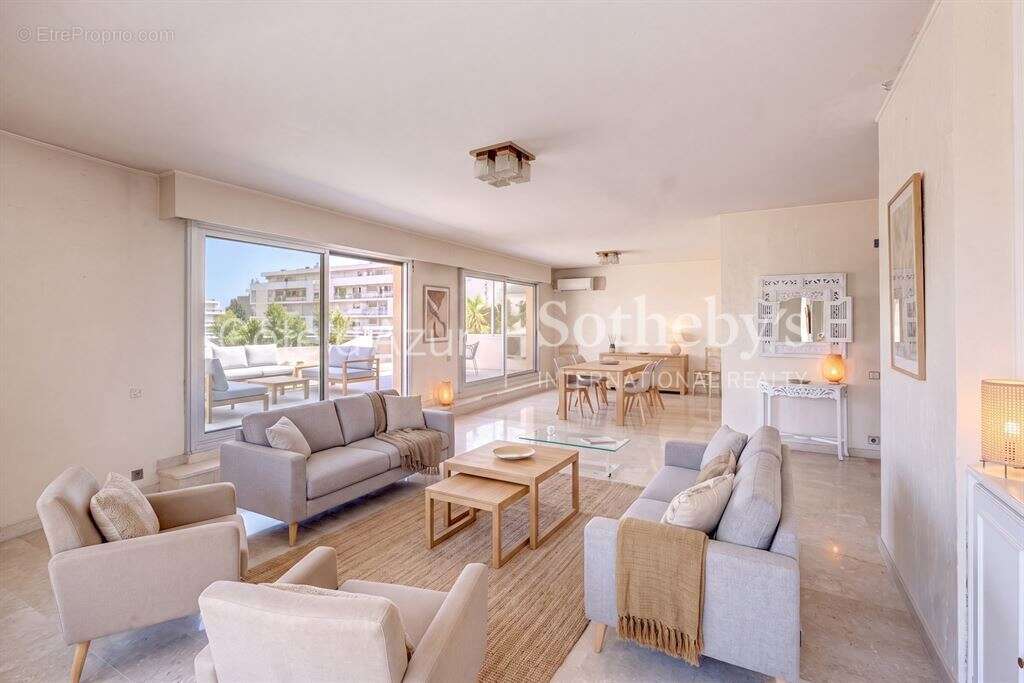 Cannes Basse Californie, appartement de 194 m² avec cinq chambres et 135 m² de terrasses - photo 5