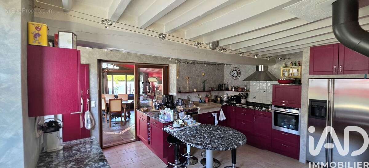 Maison 245 m² à Thivars  - photo 4