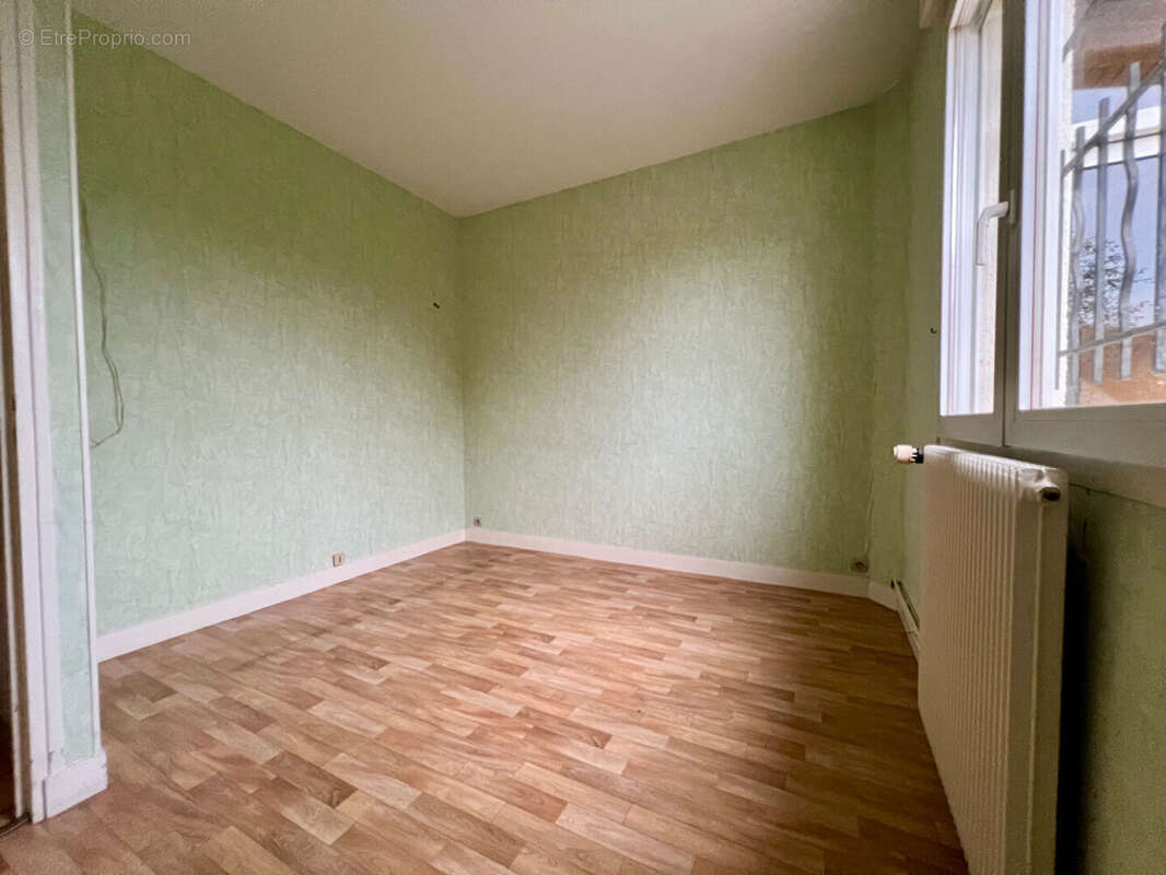 Maison à LE PERRAY-EN-YVELINES