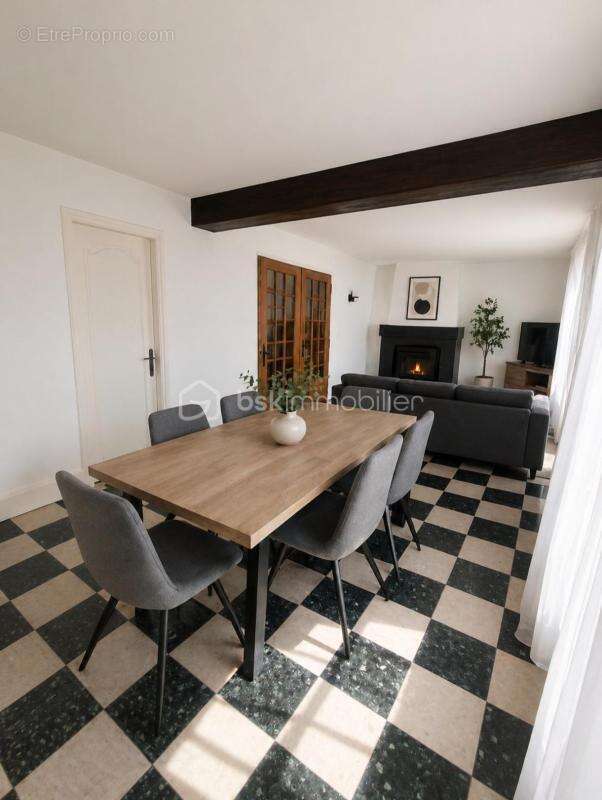 Maison à JOUY