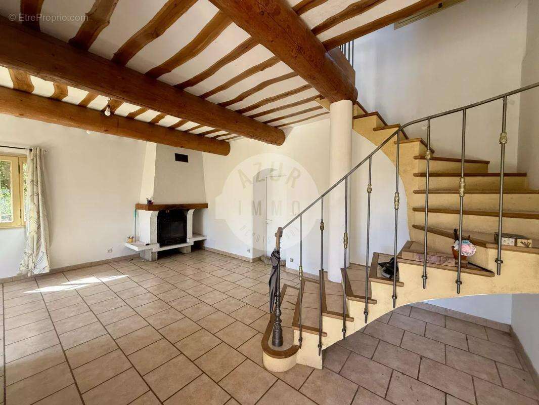 Maison à ROQUEVAIRE