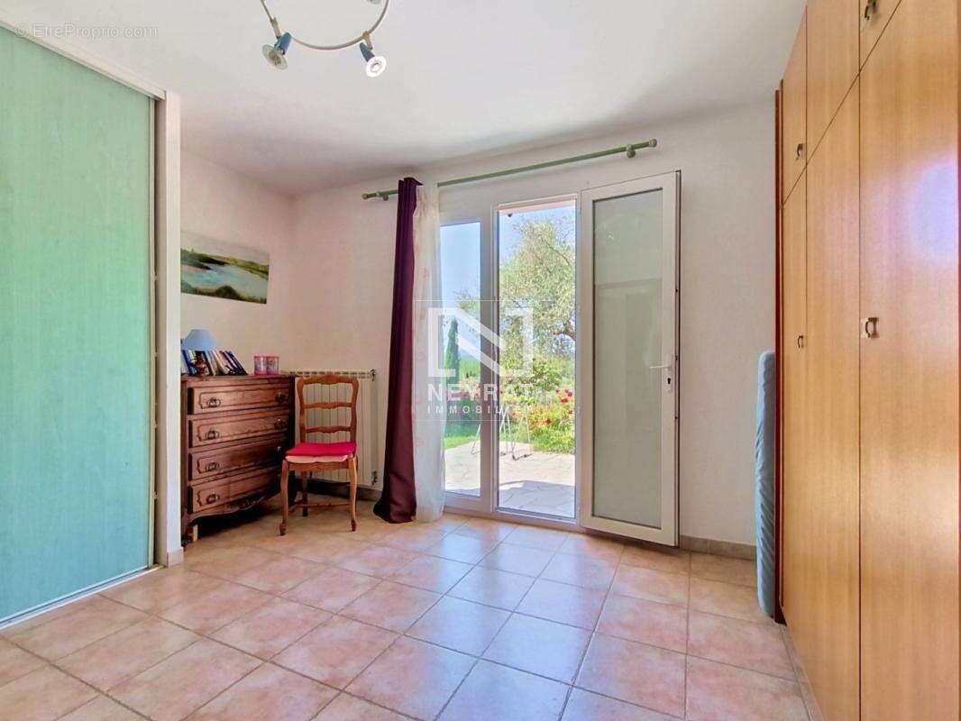 Maison à TOURRETTES