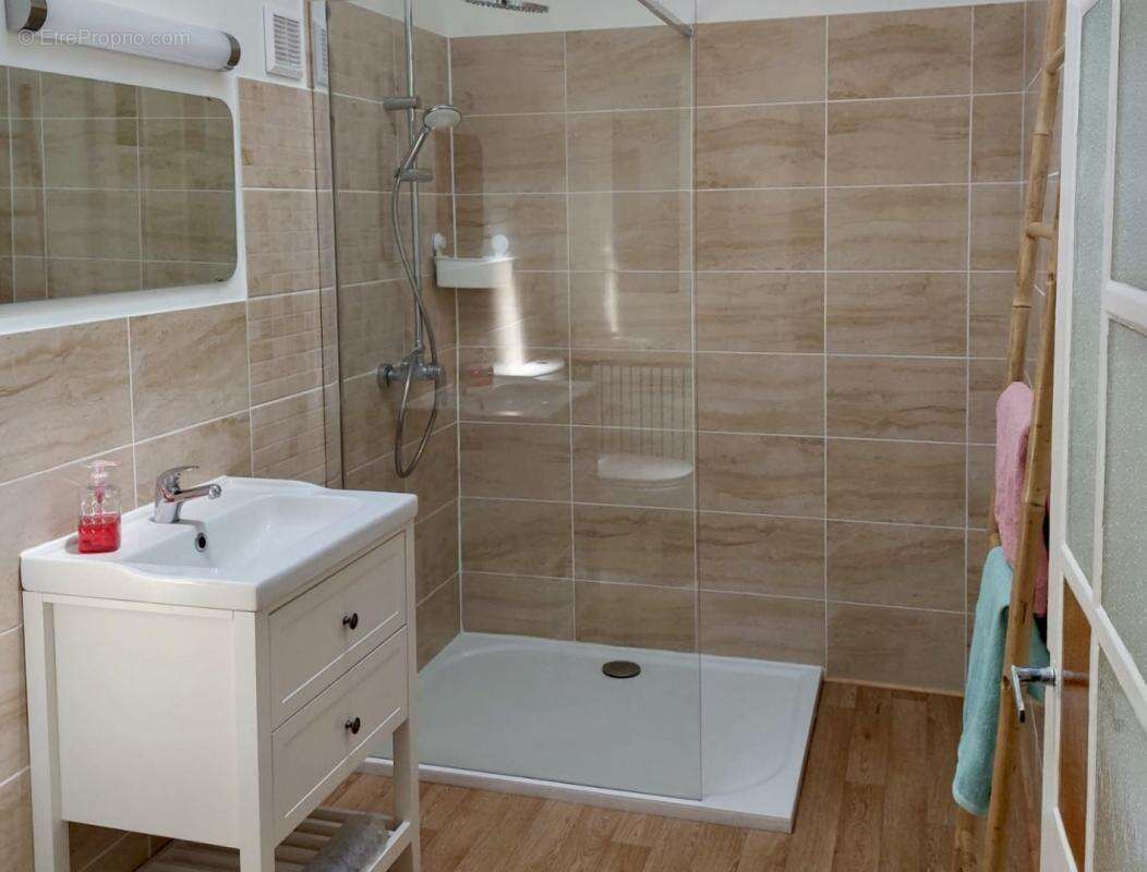 Maison à SAINT-JEAN-D'ANGELY