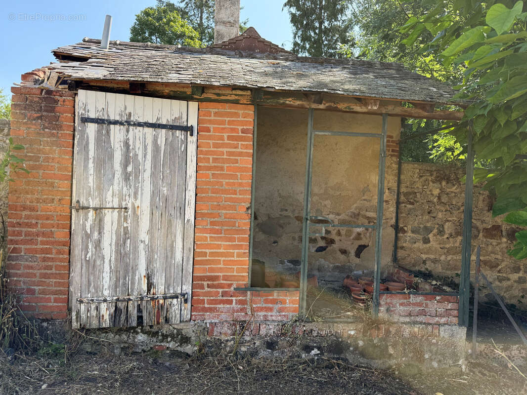 Auv 1227 : Maison de bourg à rénover, jardin, garages et grange - photo 88