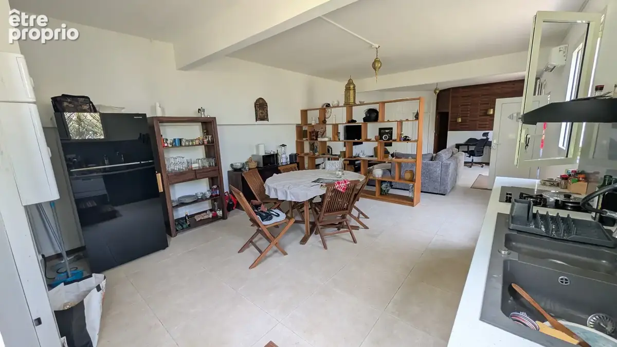 Exceptionnel à Cayenne Bourda : Villa d’architecte avec vue mer panoramique et fort rendement locatif - photo 4