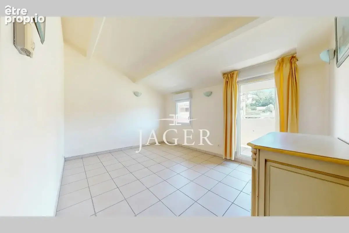 Appartement 4 pièces 118 m² à vendre à Sainte-Maxime (83120) - photo 2