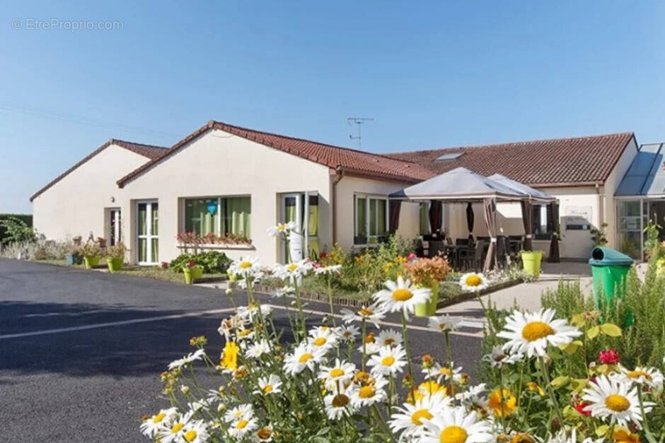 Appartement à MONTS-SUR-GUESNES