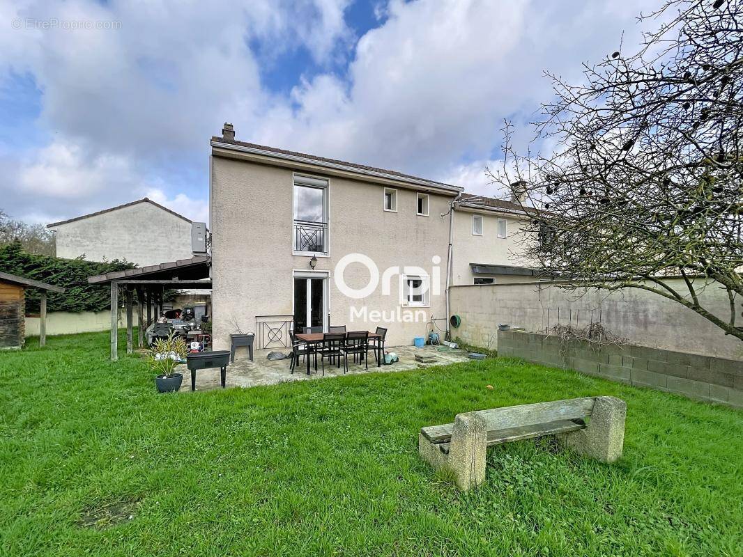 Maison à LES MUREAUX