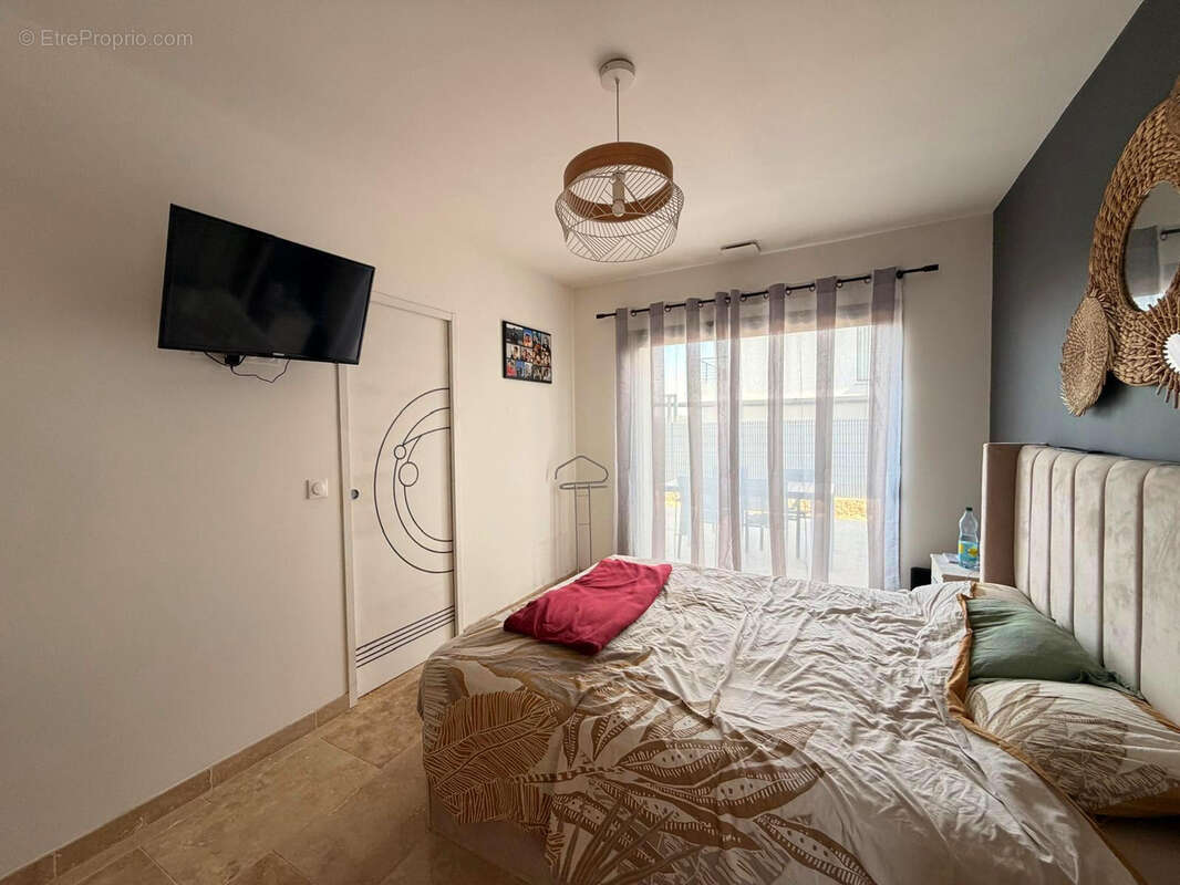 MONTPEZAT Villa contemporaine 5 pièces de 127 m2 avec piscine, jacuzzi, terrain de pétanque - photo 8