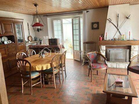 Maison familiale 4 chambres sur un terrain de clos et arboré - photo 2